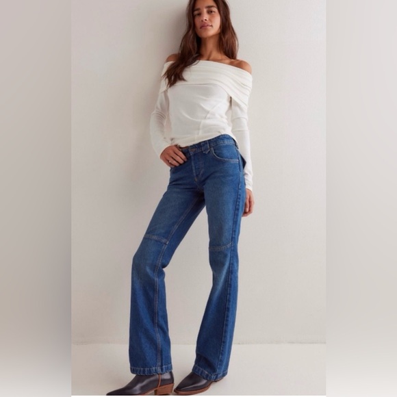 Free People We The Free Flora Low-Rise Bootcut Jeans. NWT. Bourbon blue short - Picture 7 of 8